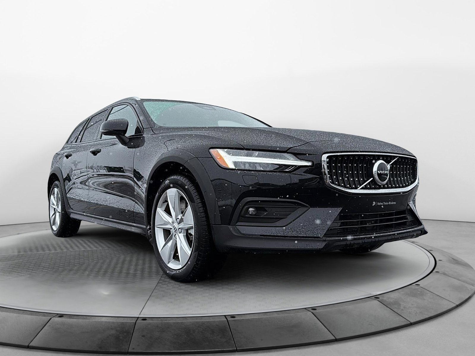 2025 Volvo V60 Cross Country