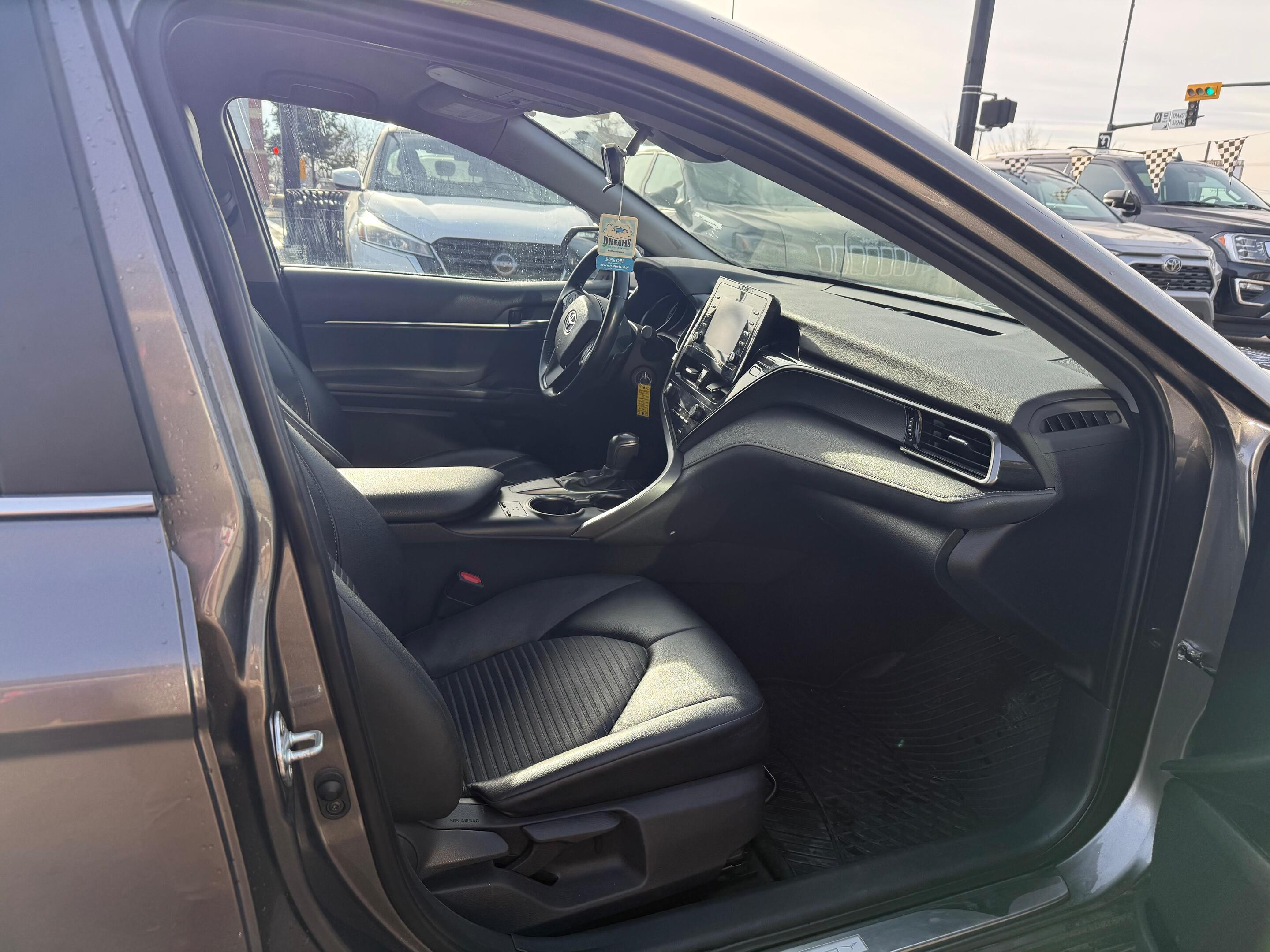 2021 Toyota Camry — view 9