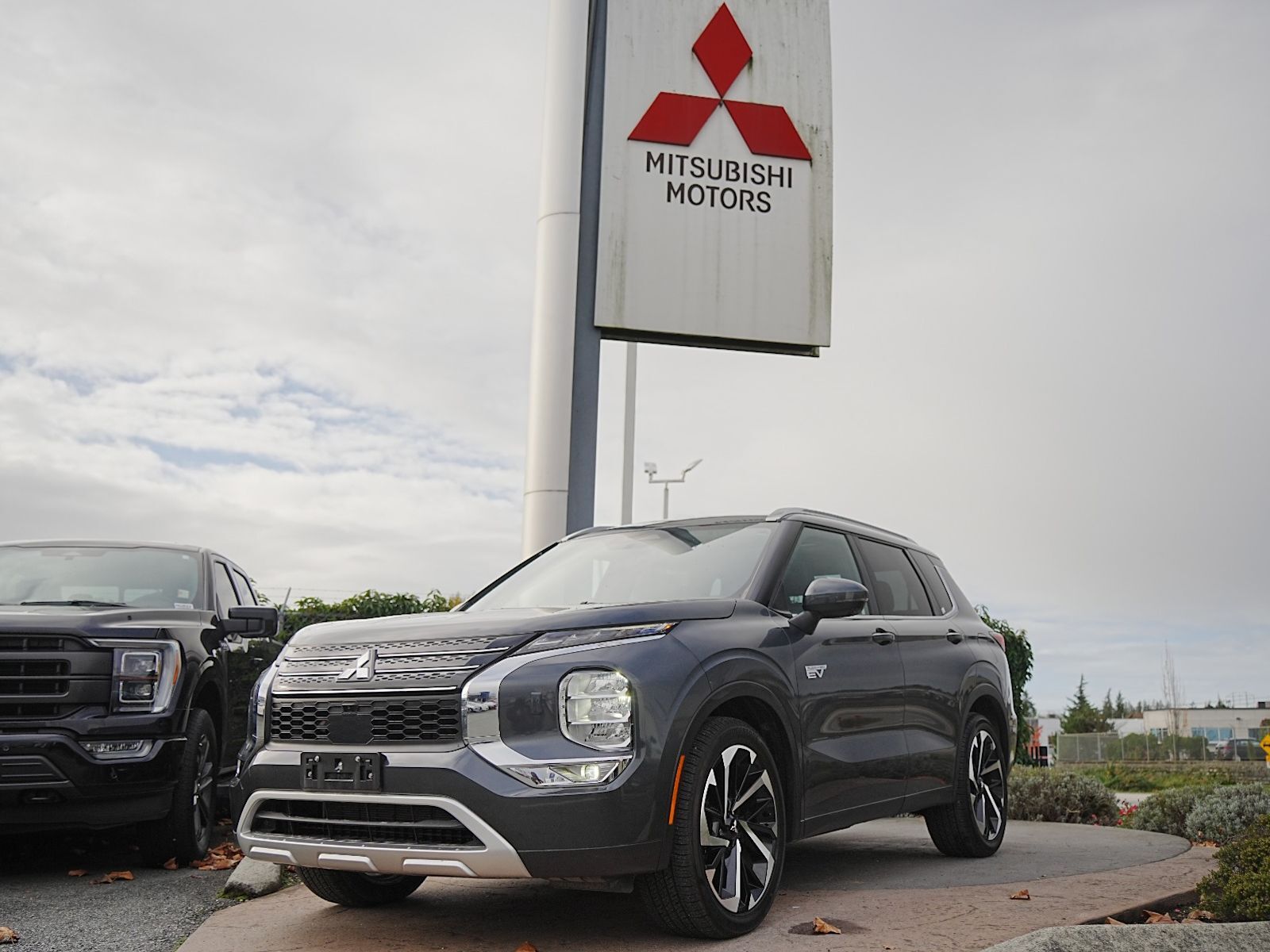 2025 Mitsubishi Outlander PHEV