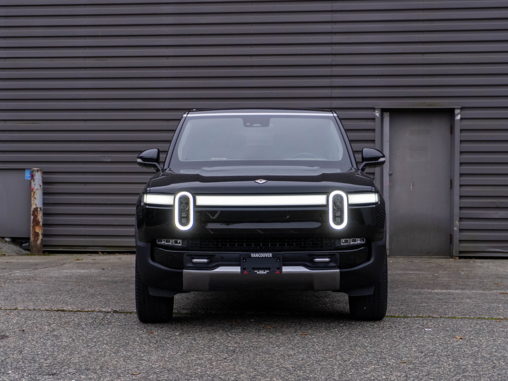 2023 Rivian R1S