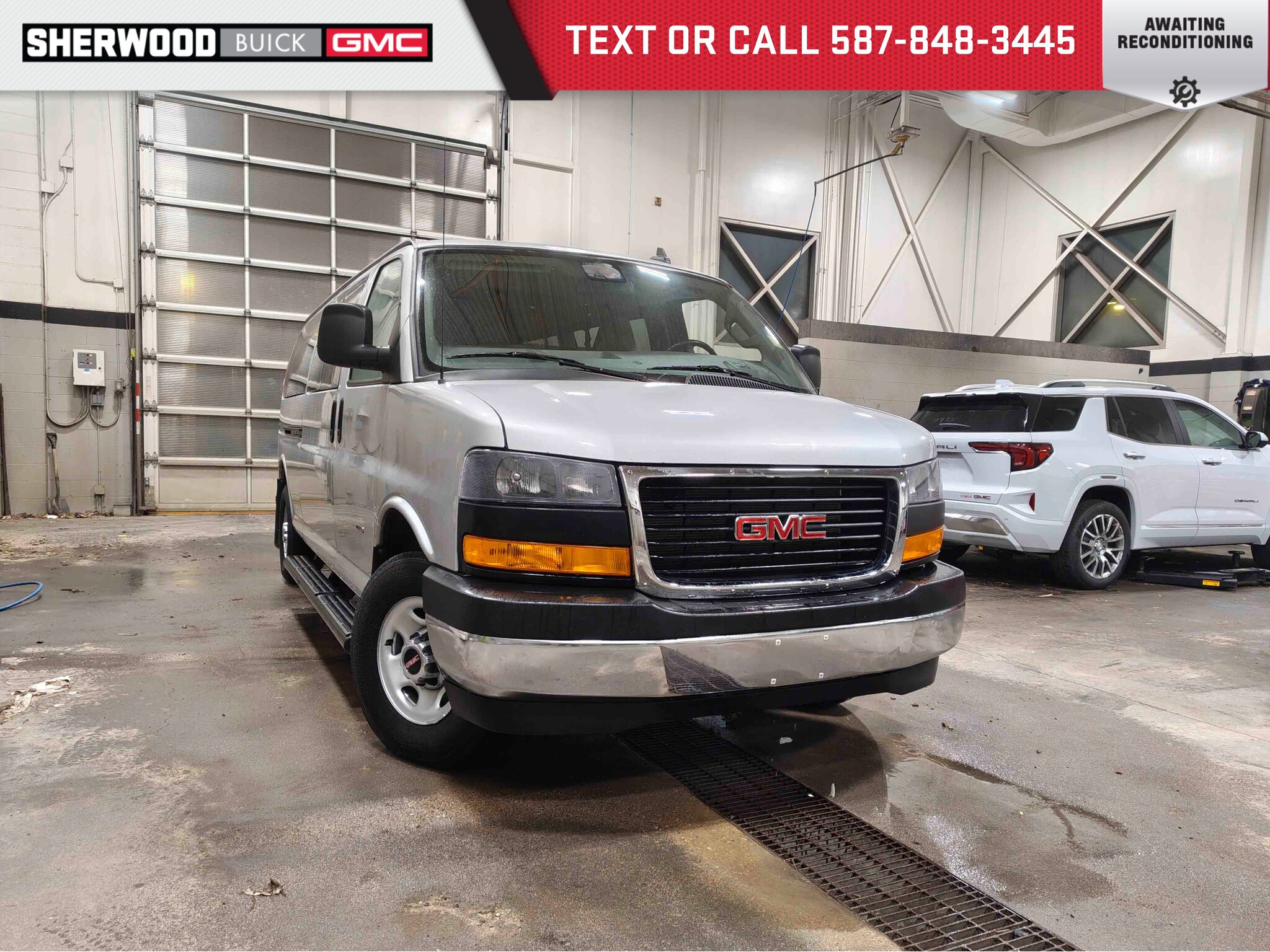 2021 GMC Savana 3500 Passenger