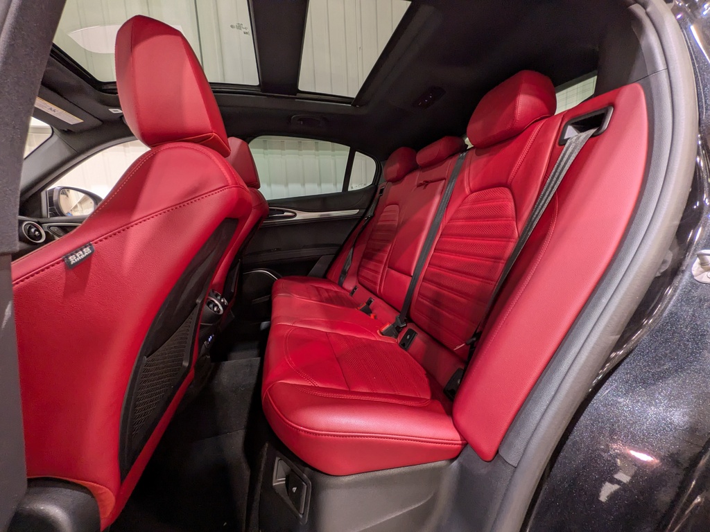 Alfa Romeo Stelvio 2023