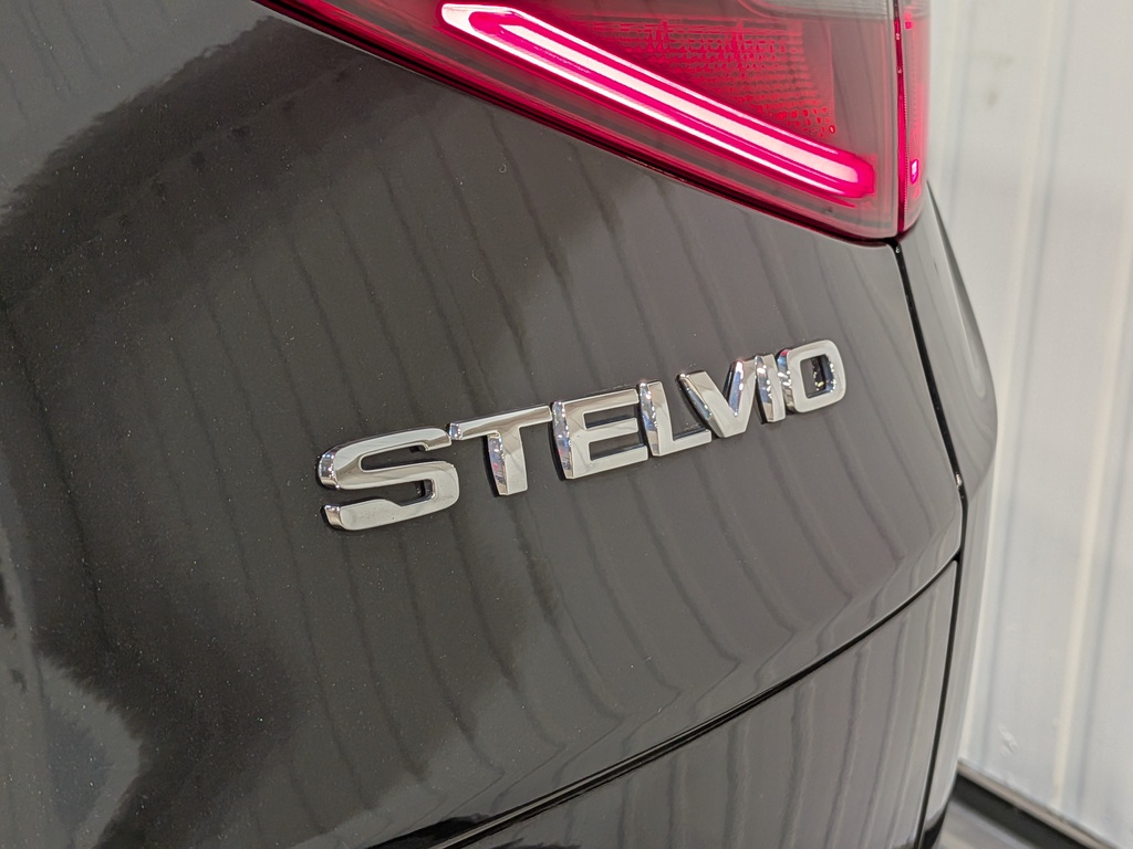 Alfa Romeo Stelvio 2023