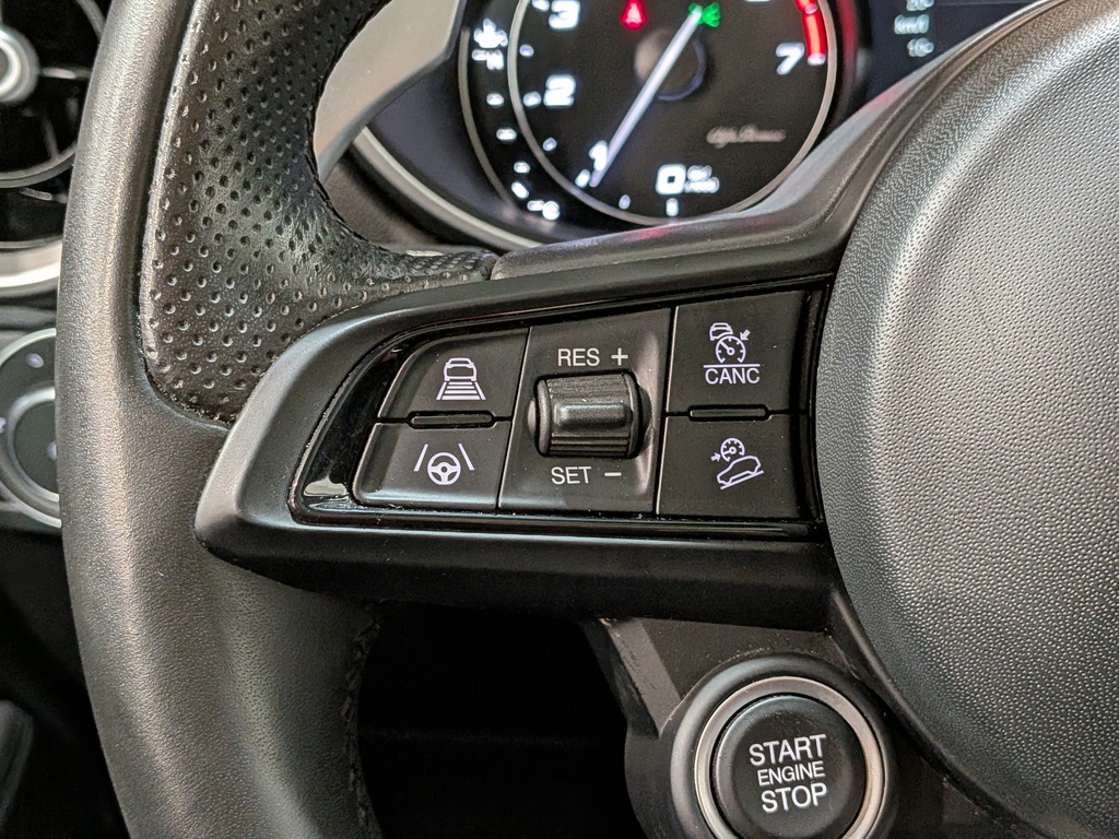 Alfa Romeo Stelvio 2023