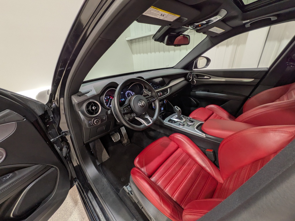 Alfa Romeo Stelvio 2023