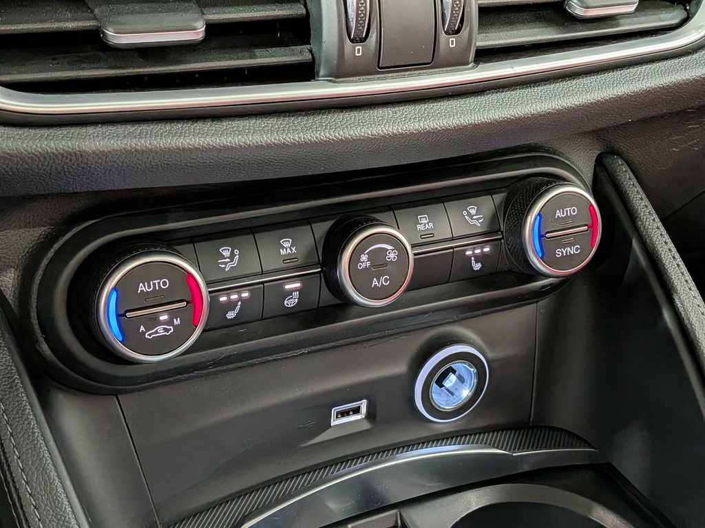 Alfa Romeo Stelvio 2023