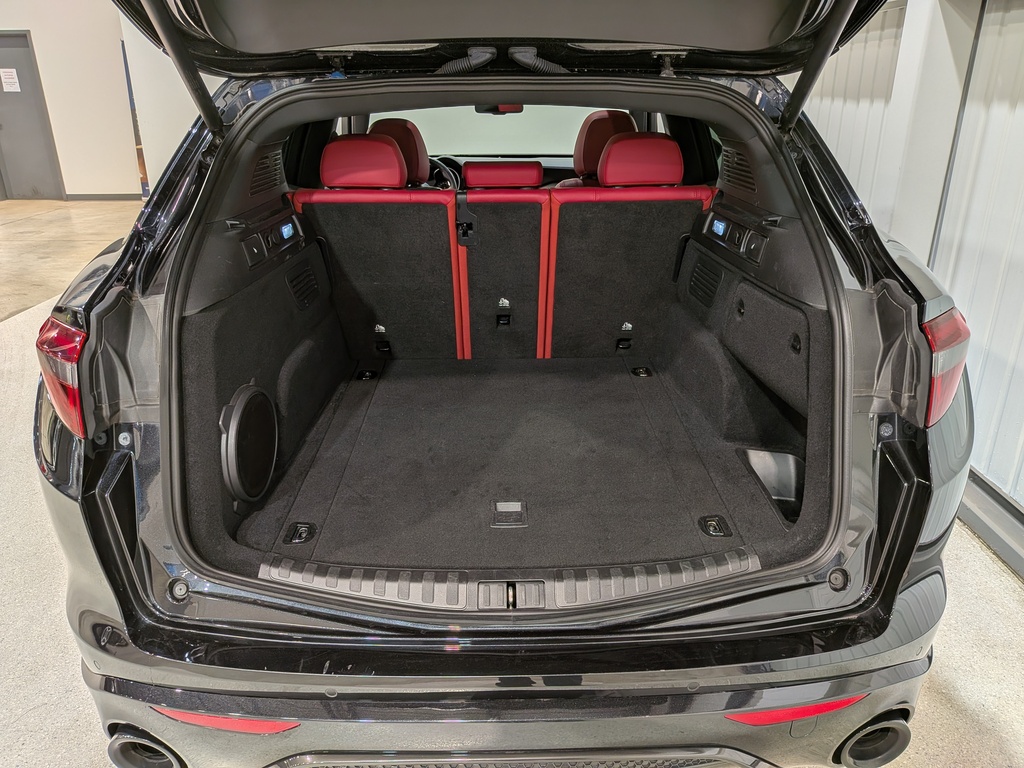 Alfa Romeo Stelvio 2023