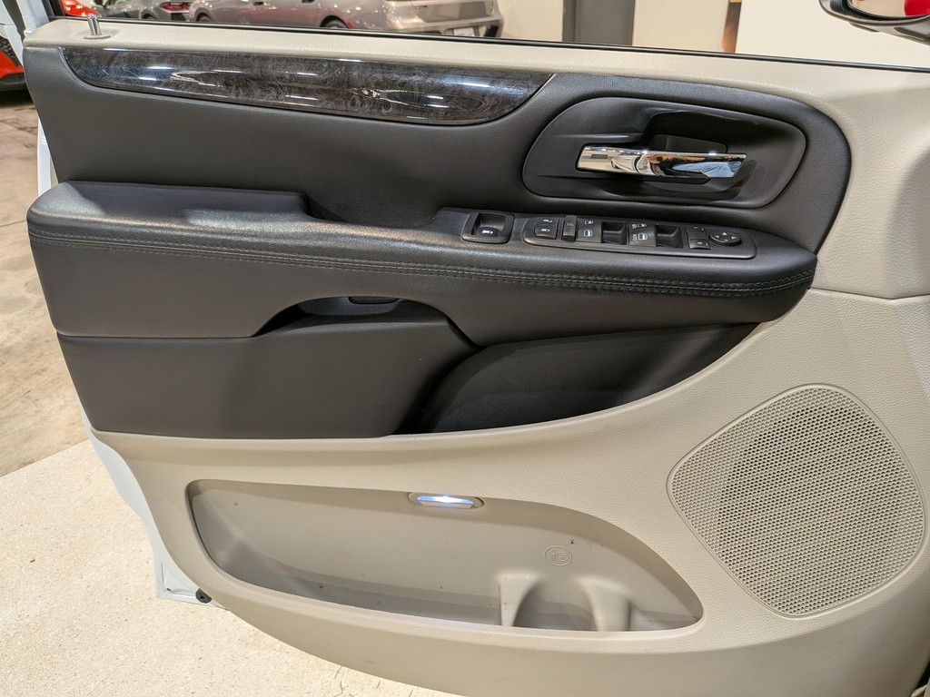 Dodge Grand Caravan 2016