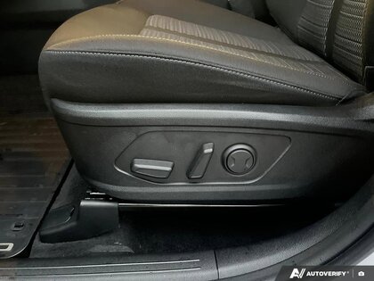 used 2024 Kia Sorento car, priced at $35,253