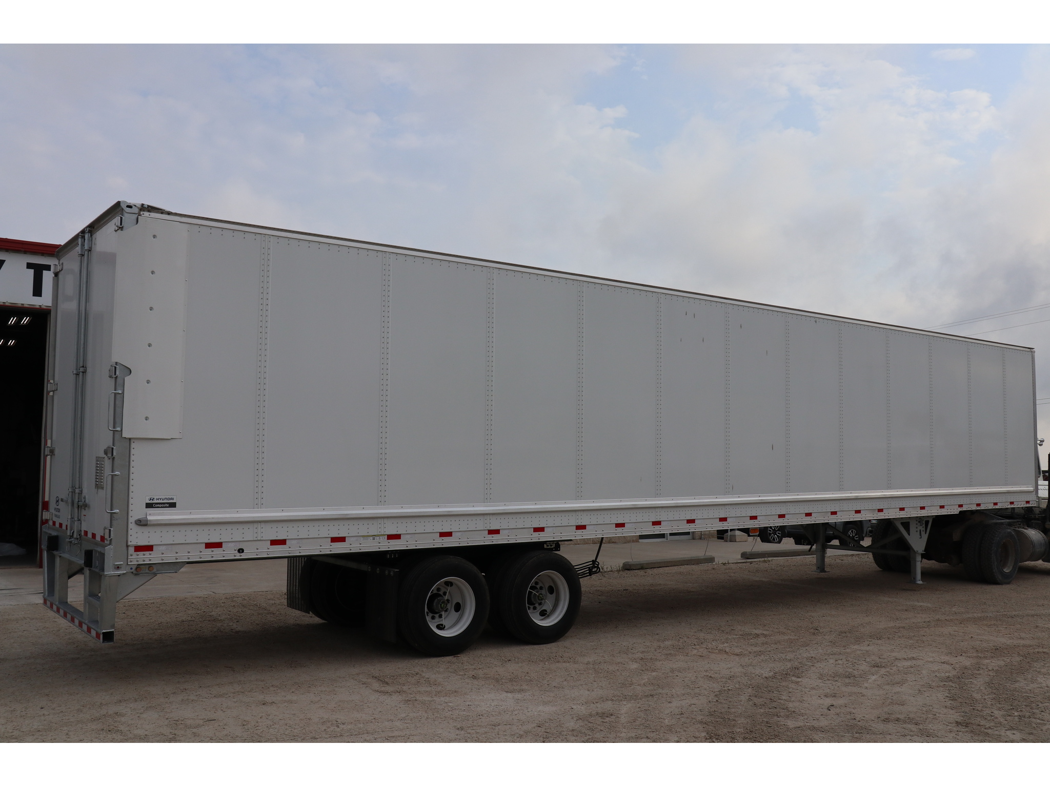 2026 Hyundai Translead HT Composite