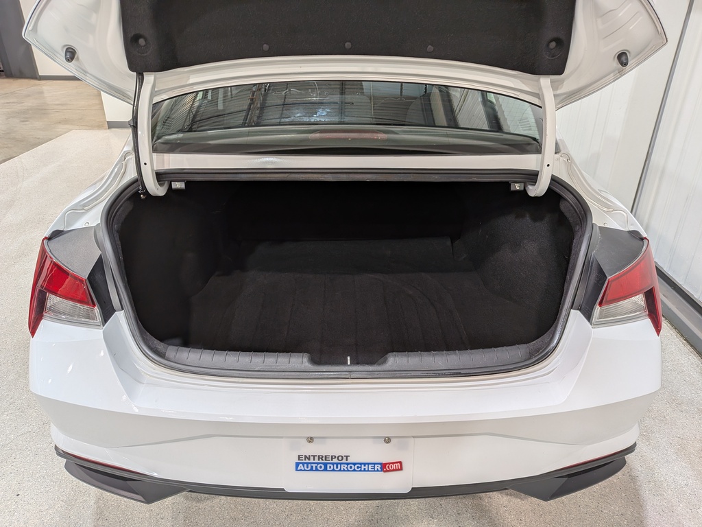 Hyundai Elantra 2022