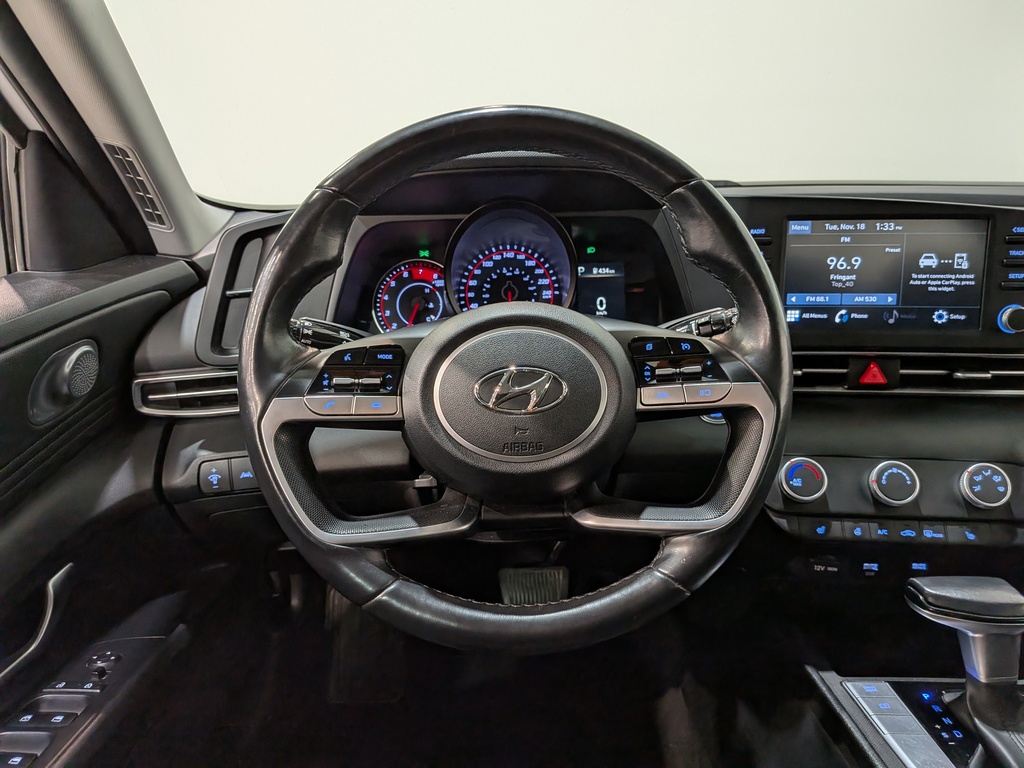 Hyundai Elantra 2022