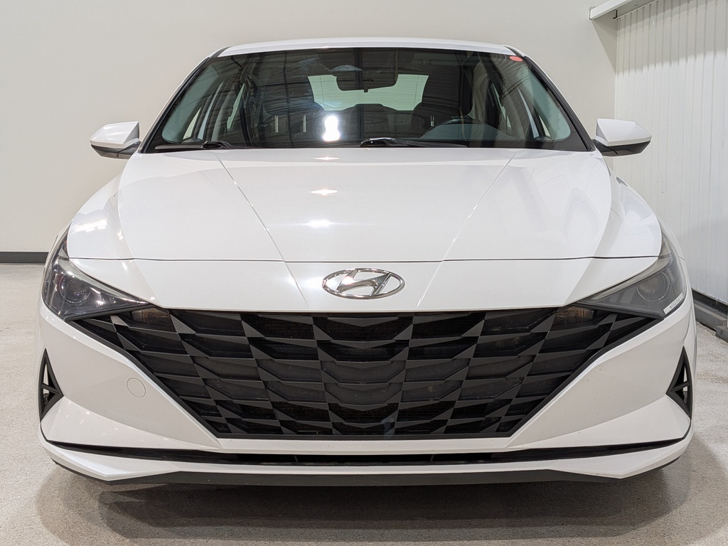 Hyundai Elantra 2022