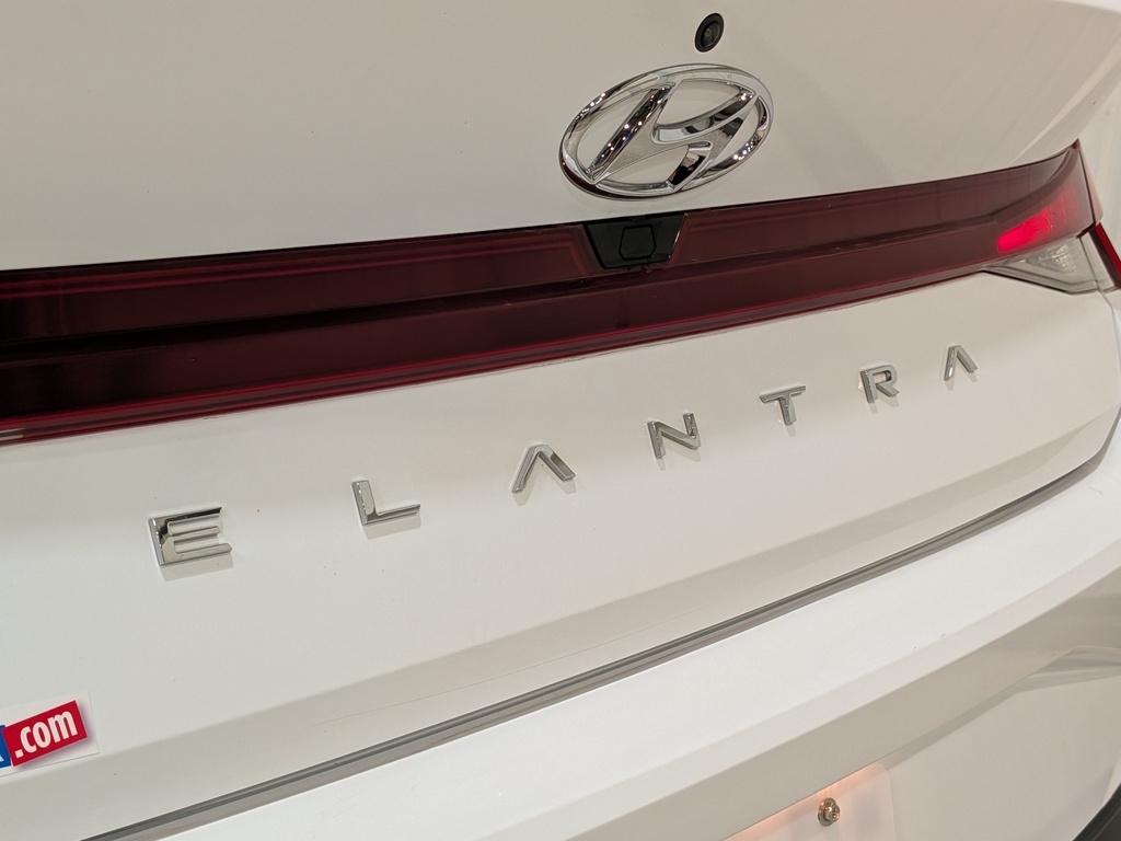 Hyundai Elantra 2022