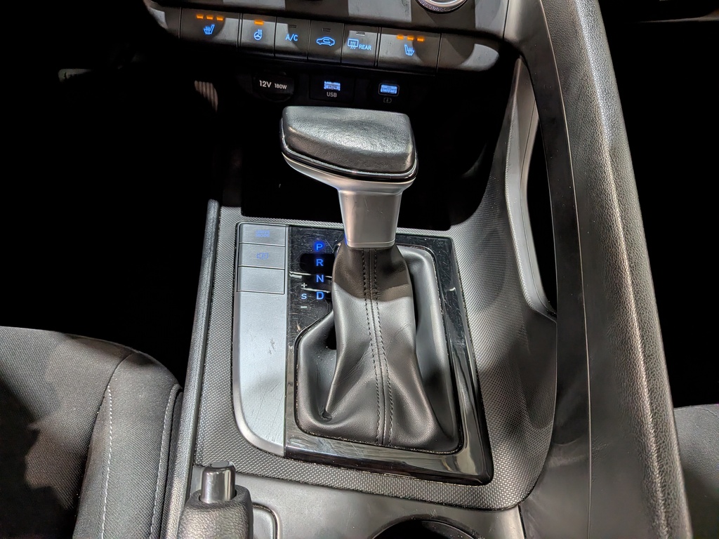 Hyundai Elantra 2022