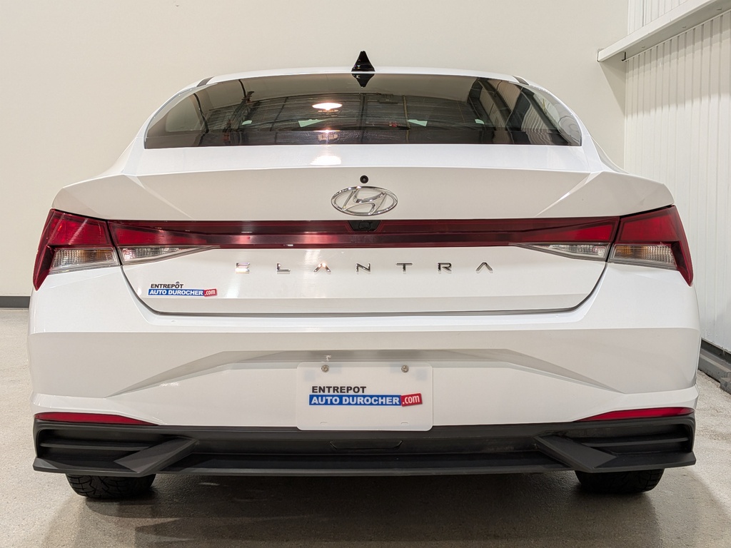 Hyundai Elantra 2022