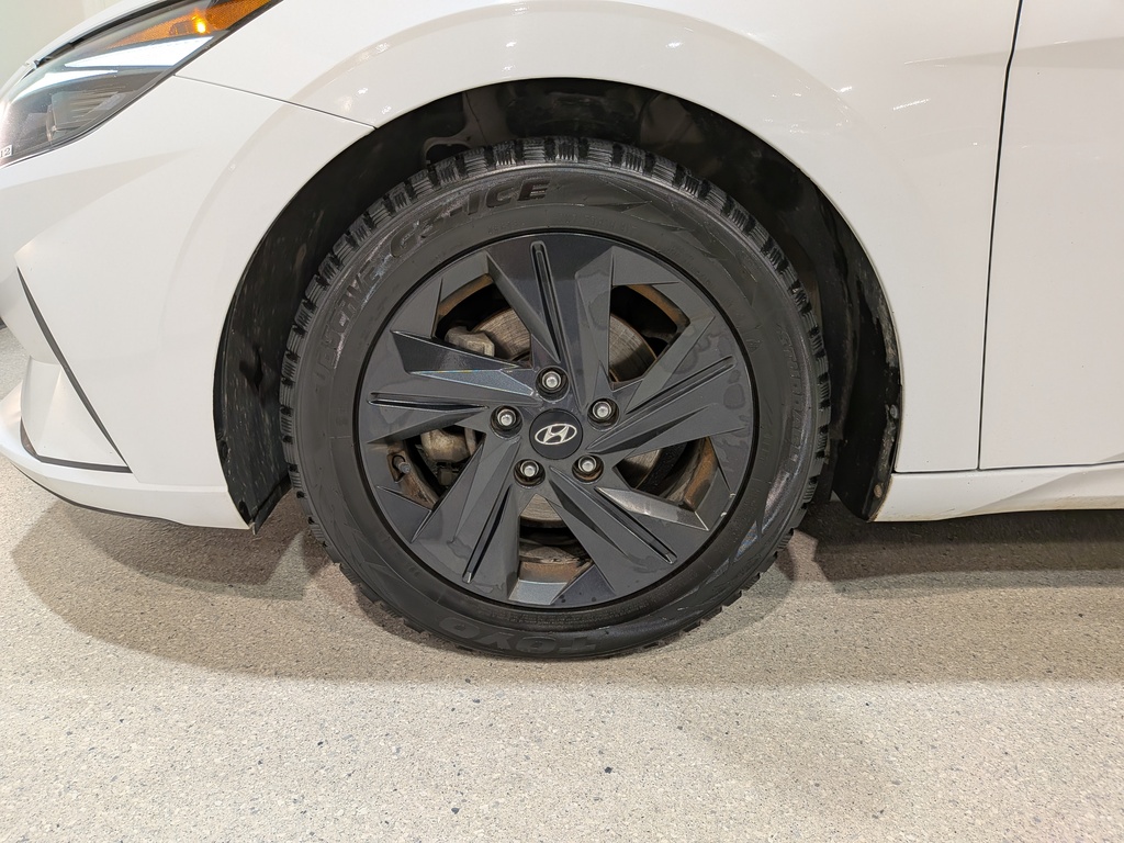 Hyundai Elantra 2022