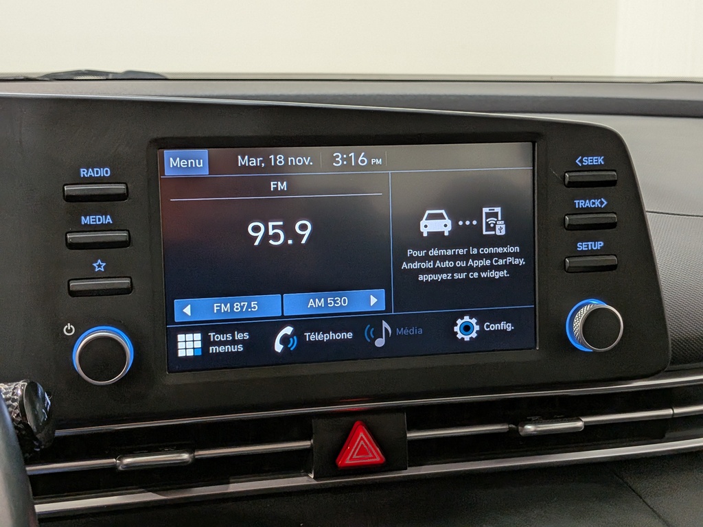 Hyundai Elantra 2022