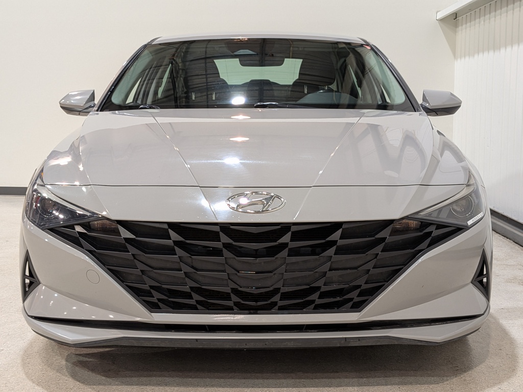 Hyundai Elantra 2022