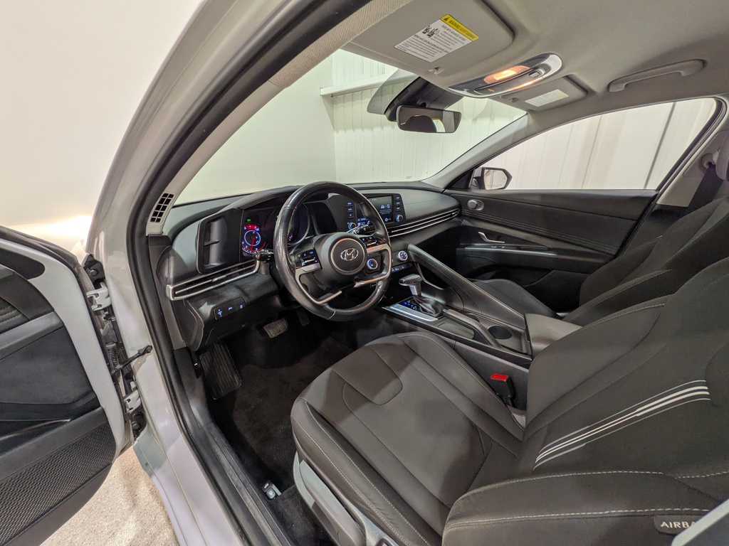 Hyundai Elantra 2022