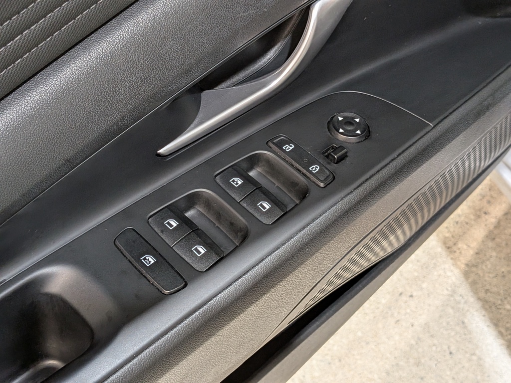 Hyundai Elantra 2022