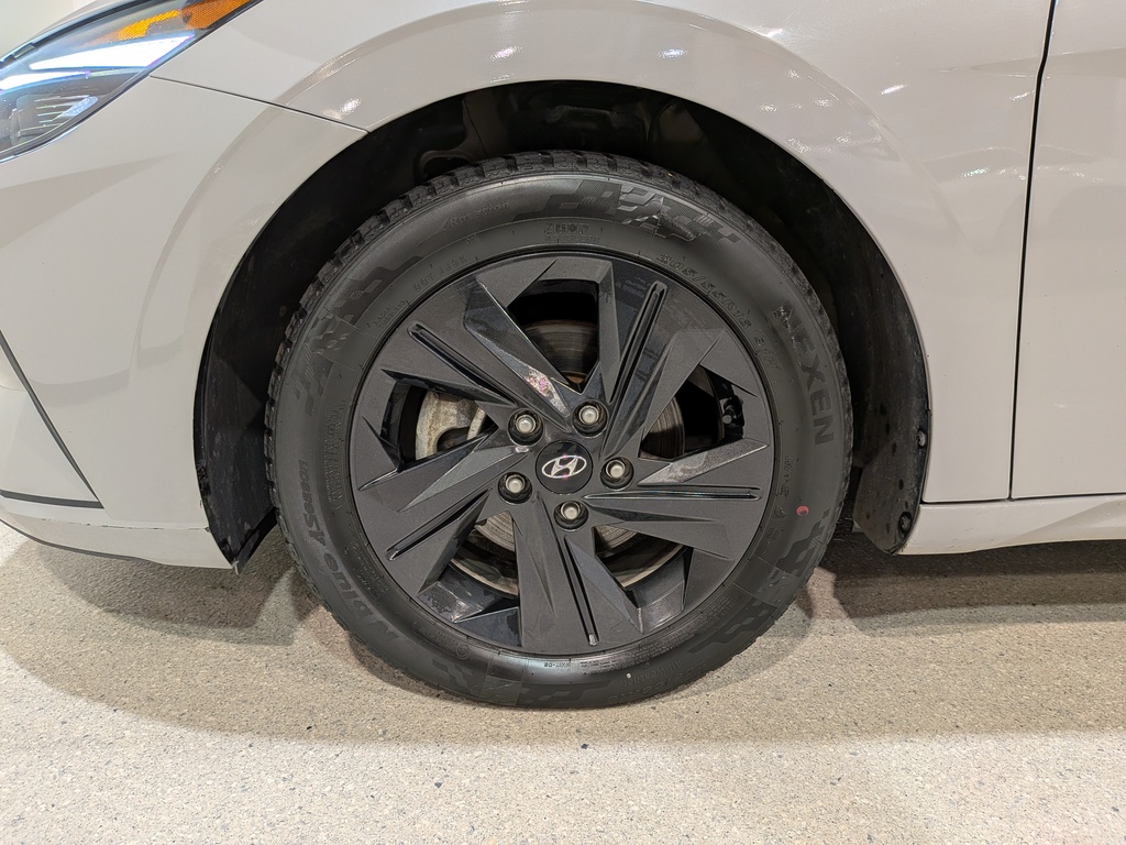 Hyundai Elantra 2022