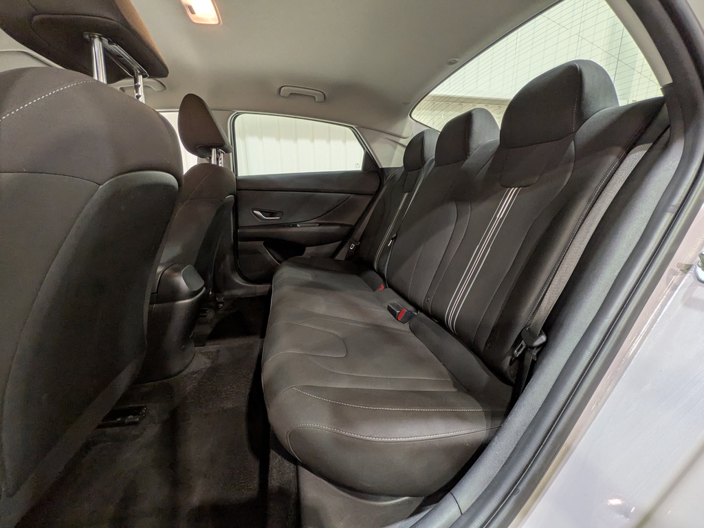 Hyundai Elantra 2022