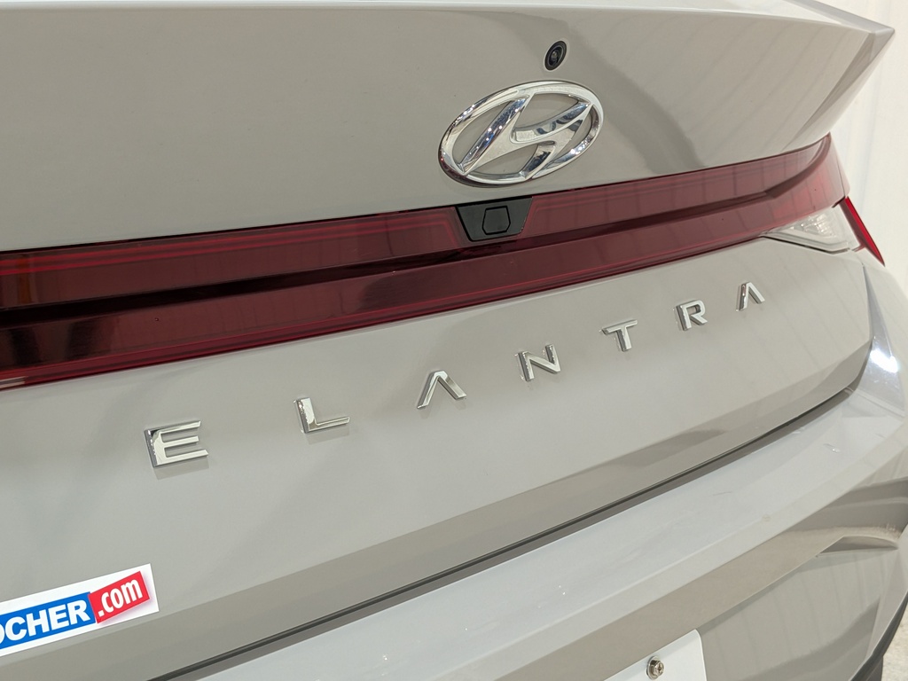 Hyundai Elantra 2022