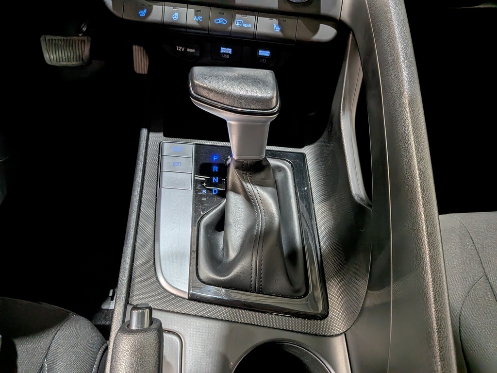 Hyundai Elantra 2022