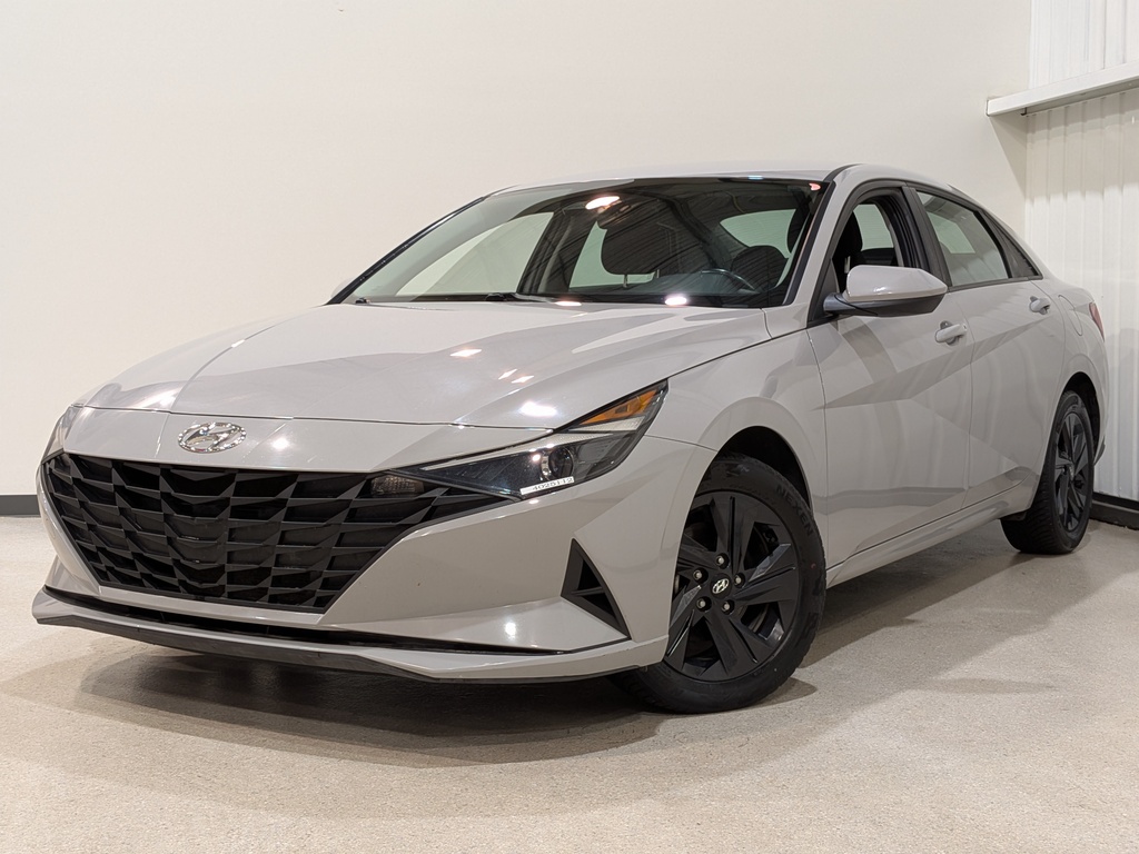 Hyundai Elantra 2022