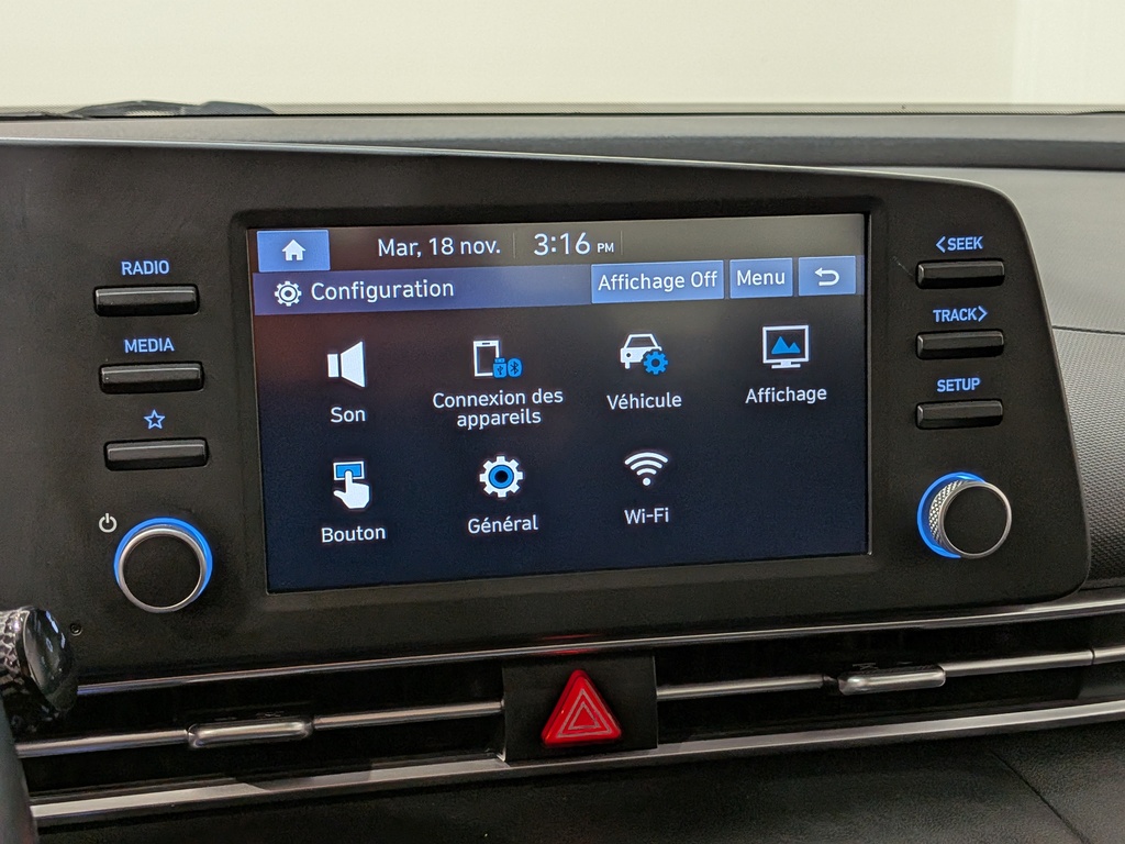 Hyundai Elantra 2022