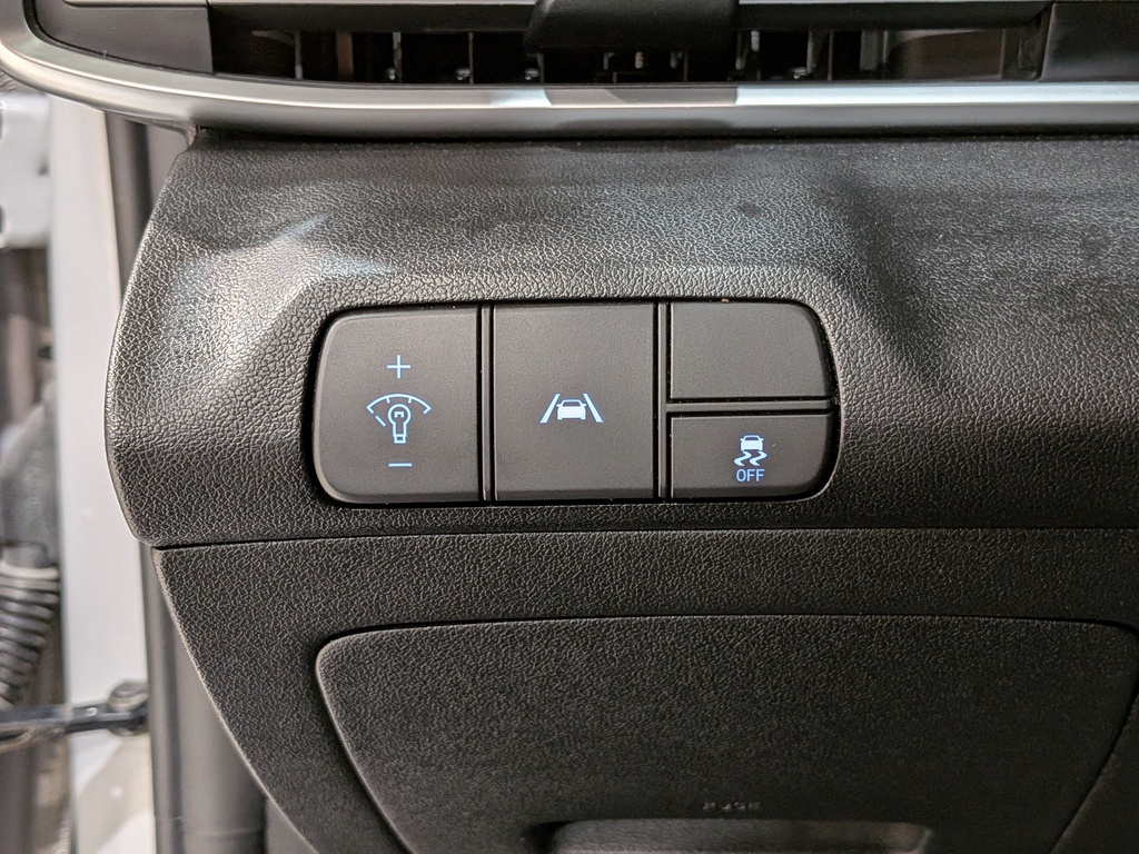 Hyundai Elantra 2022