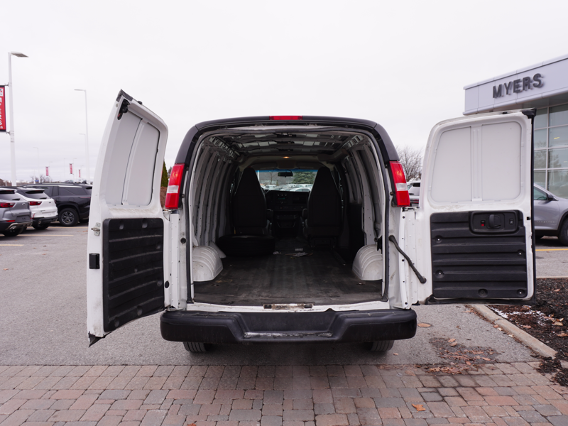 2023 Chevrolet Express Cargo - Gallery image 8