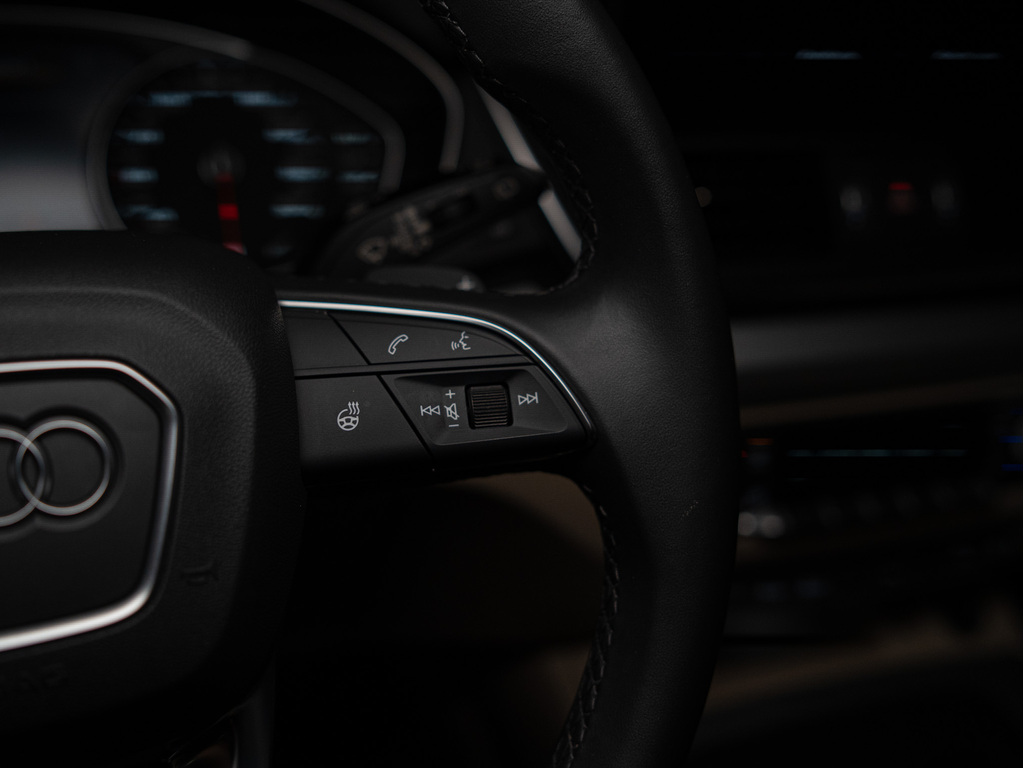 2022 Audi Q5 45 Komfort, Toronto, Cash