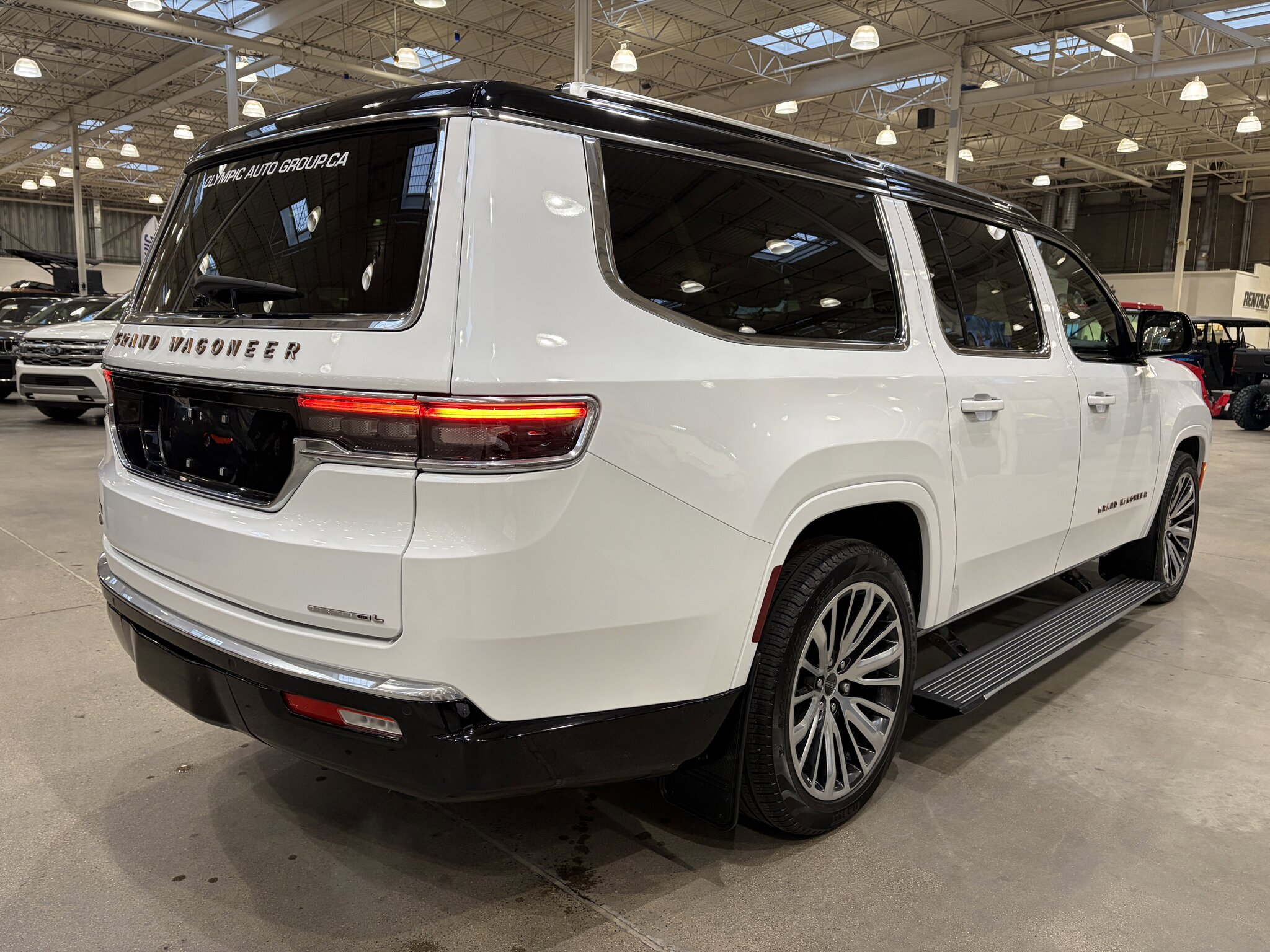 2023 Jeep Grand Wagoneer L