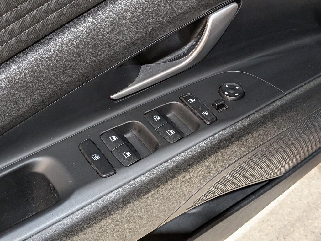 Hyundai Elantra 2022