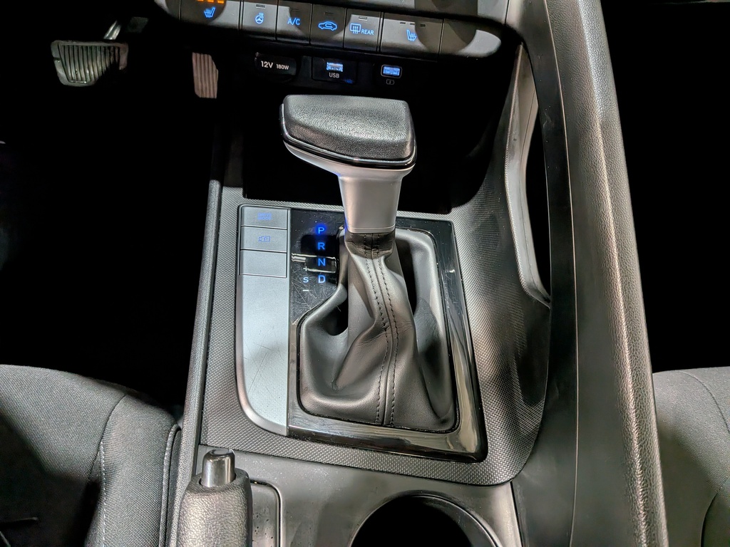 Hyundai Elantra 2022