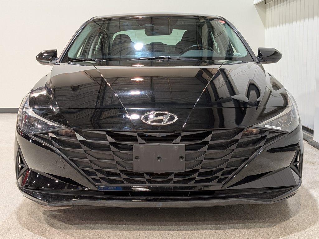 Hyundai Elantra 2022