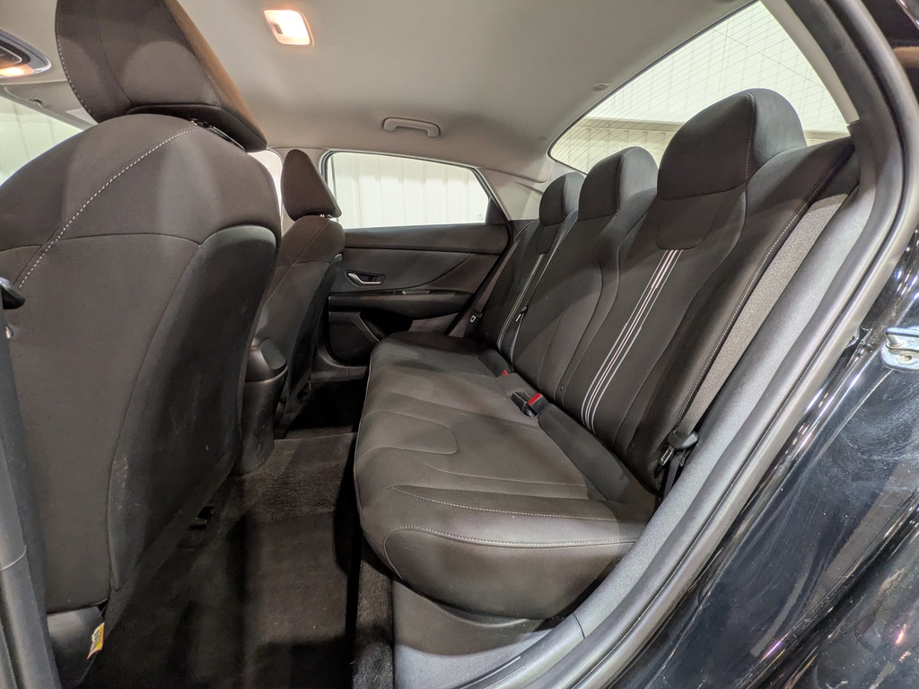 Hyundai Elantra 2022