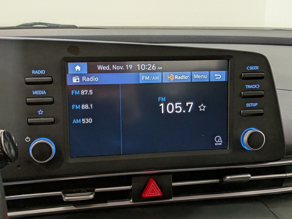 Hyundai Elantra 2022