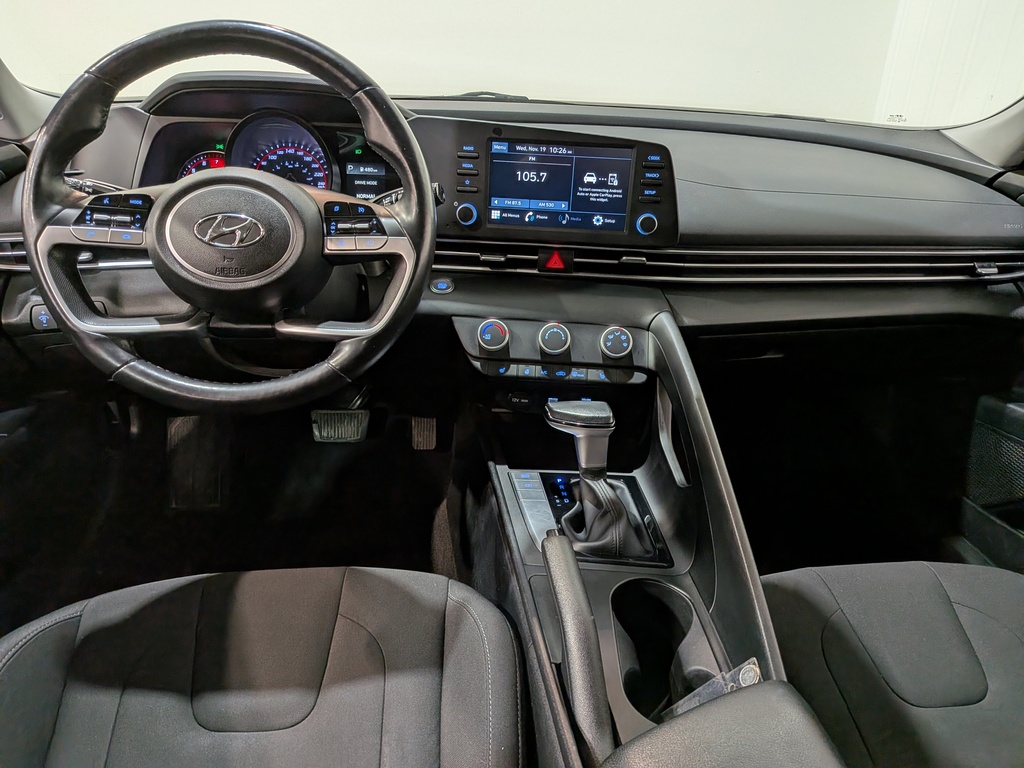 Hyundai Elantra 2022