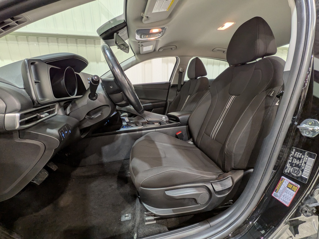 Hyundai Elantra 2022