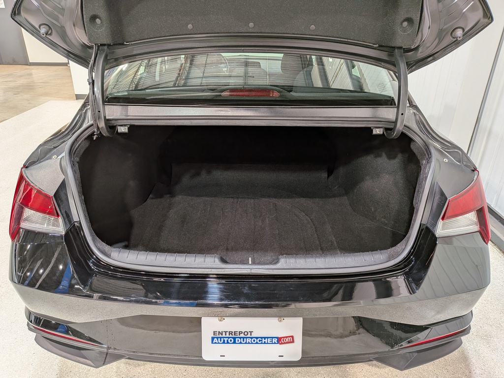 Hyundai Elantra 2022