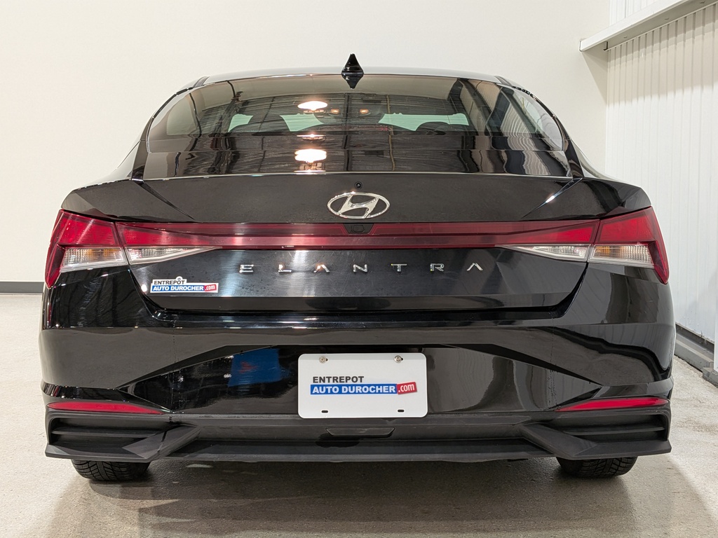 Hyundai Elantra 2022