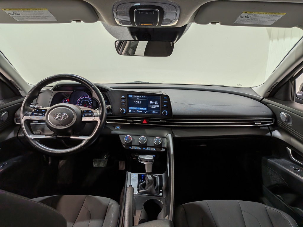 Hyundai Elantra 2022