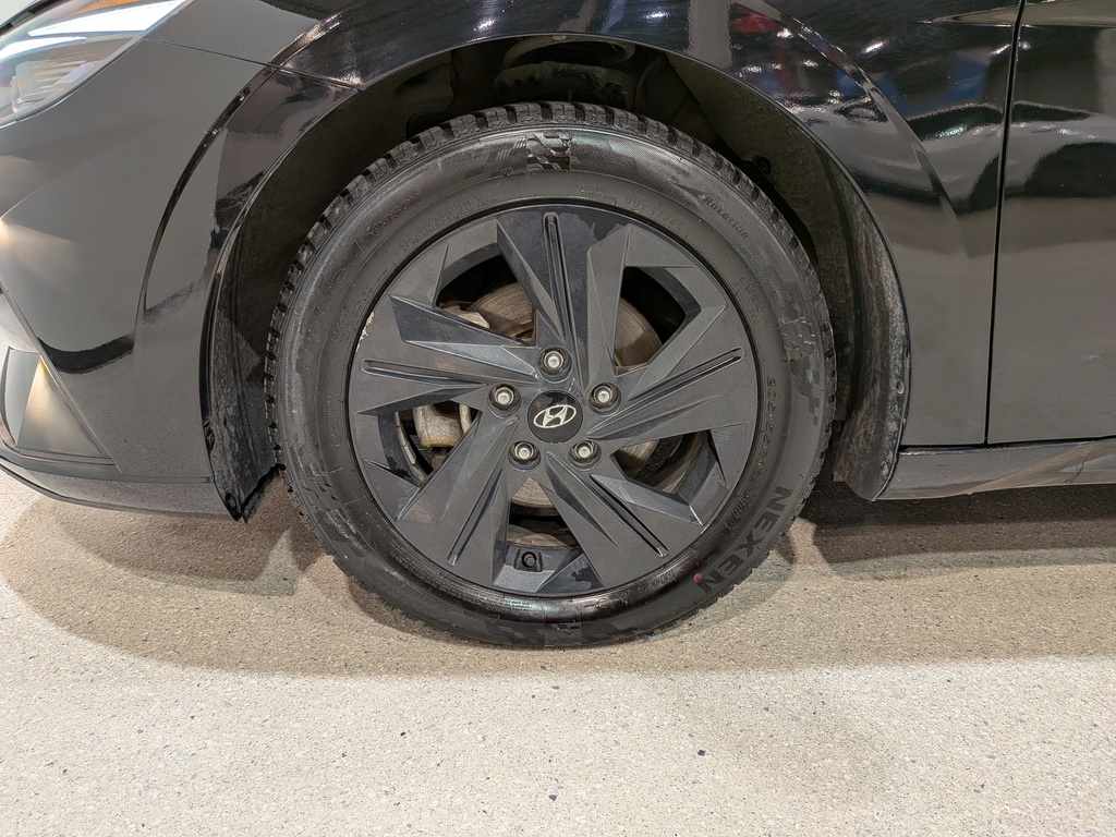 Hyundai Elantra 2022