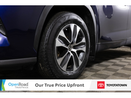 used 2022 Toyota Highlander car, priced at $45,998