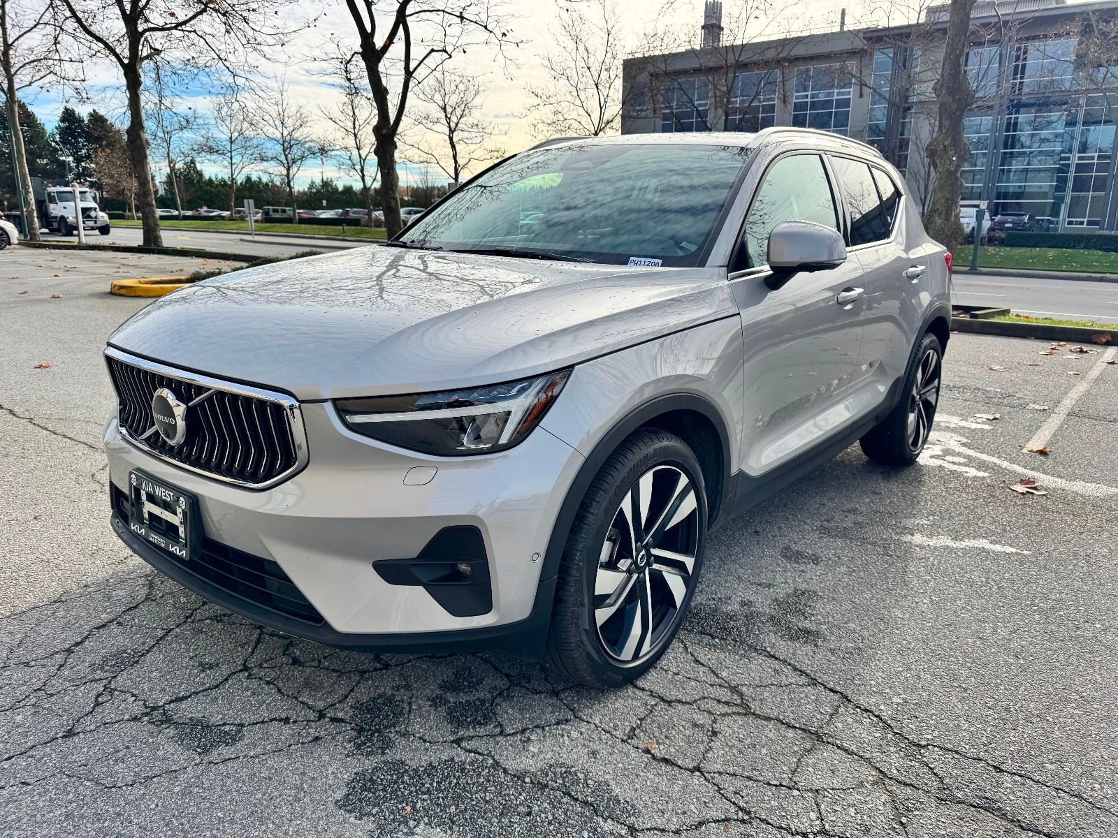 2023 Volvo XC40