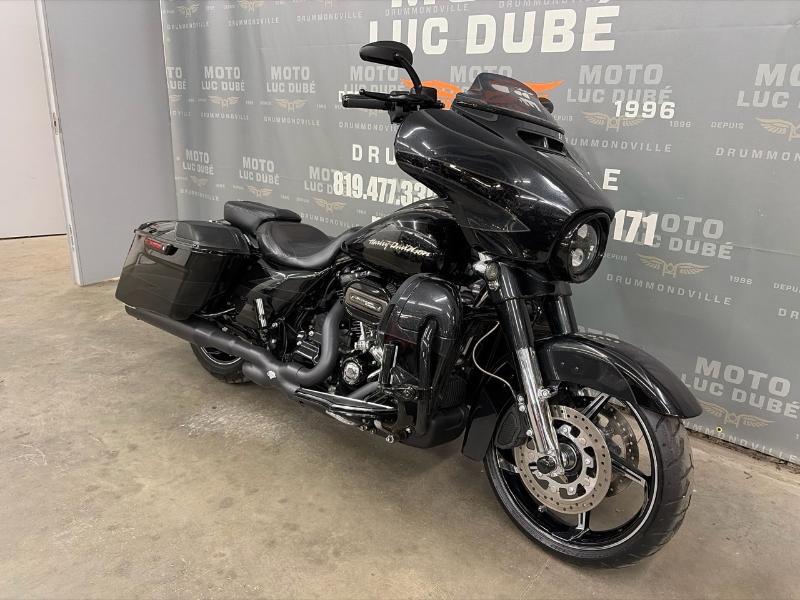 2017 Harley-Davidson FLHXSE CVO Street Glide