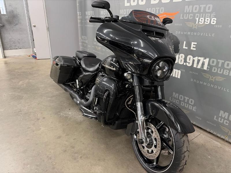 2017 Harley-Davidson FLHXSE CVO Street Glide